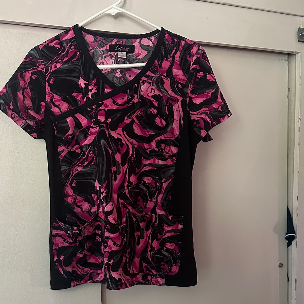 Koi scrub  Vivid Pink and Black Swirl Top